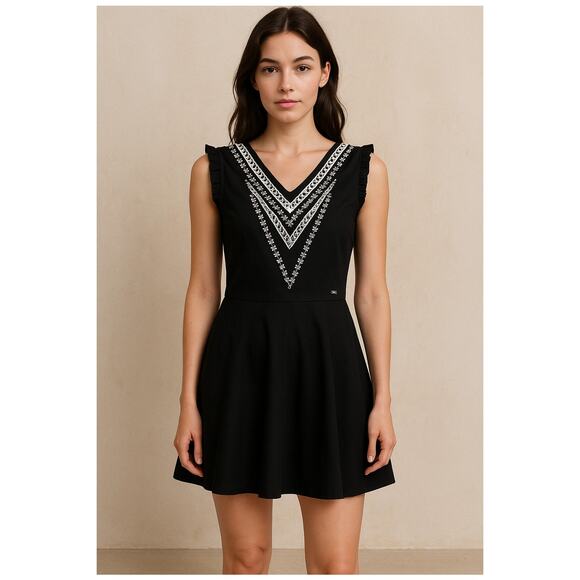 EUC E-Land Black White Embroidered Layered Skirt Dress Sz Small Fit & Flare Boho - Picture 1 of 13